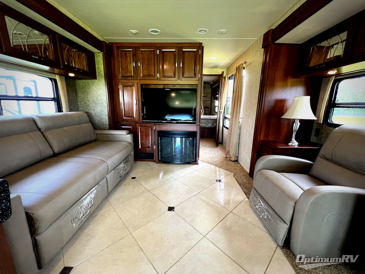 2014 Forest River Georgetown XL 377TSF Photo 9
