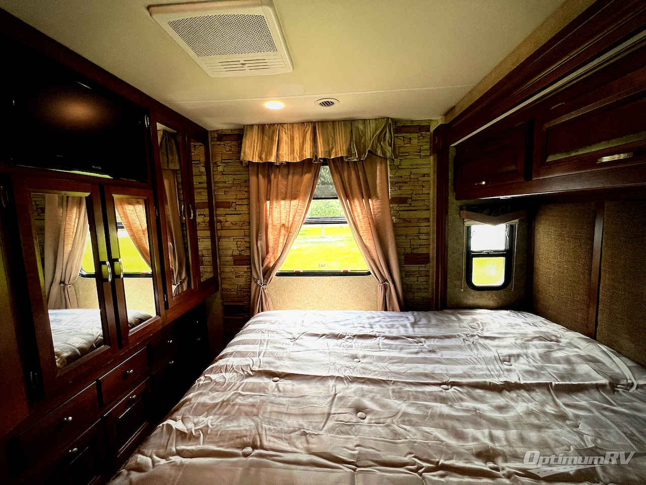 2014 Forest River Georgetown XL 377TSF Photo 22