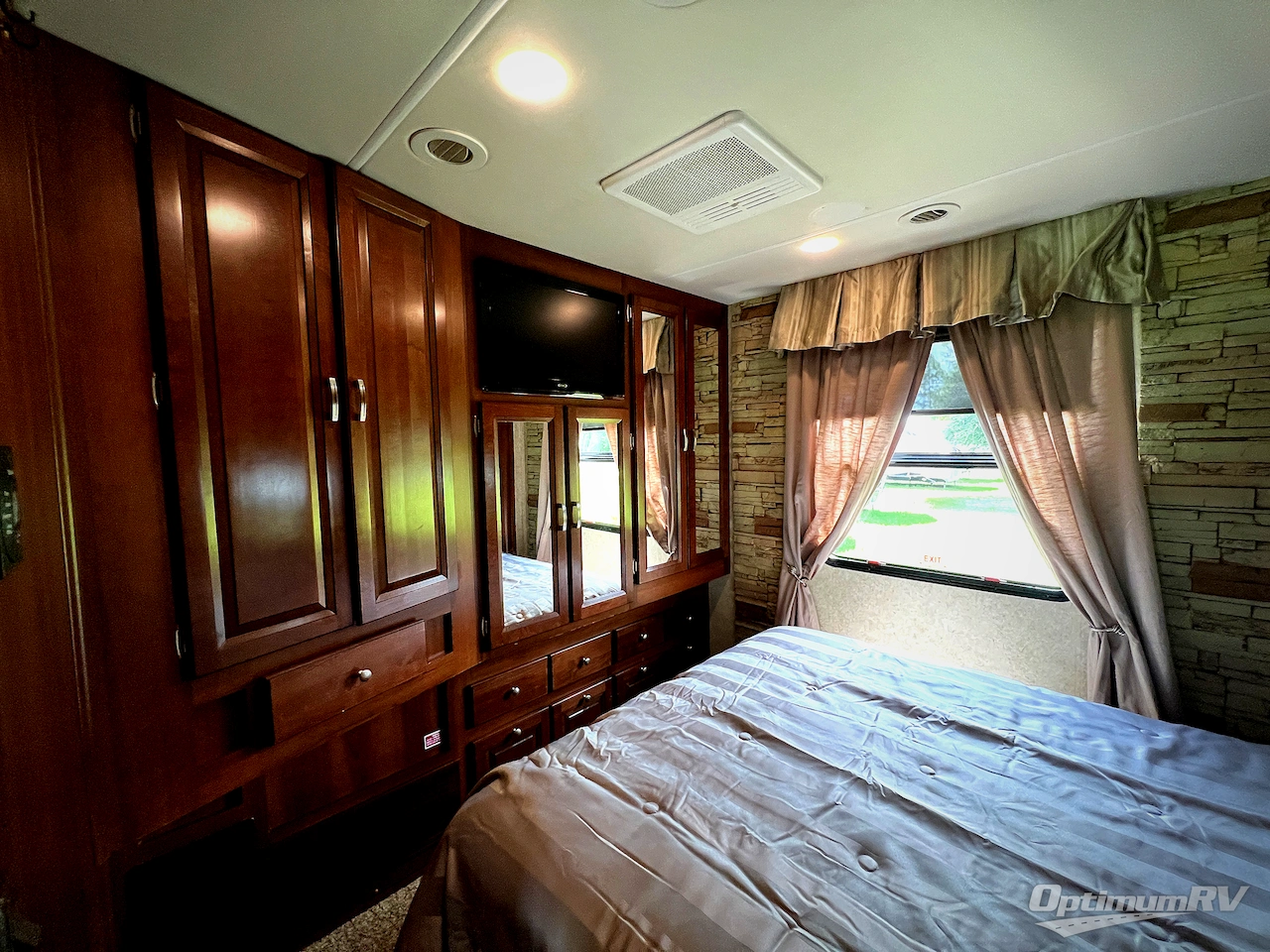 2014 Forest River Georgetown XL 377TSF Photo 23