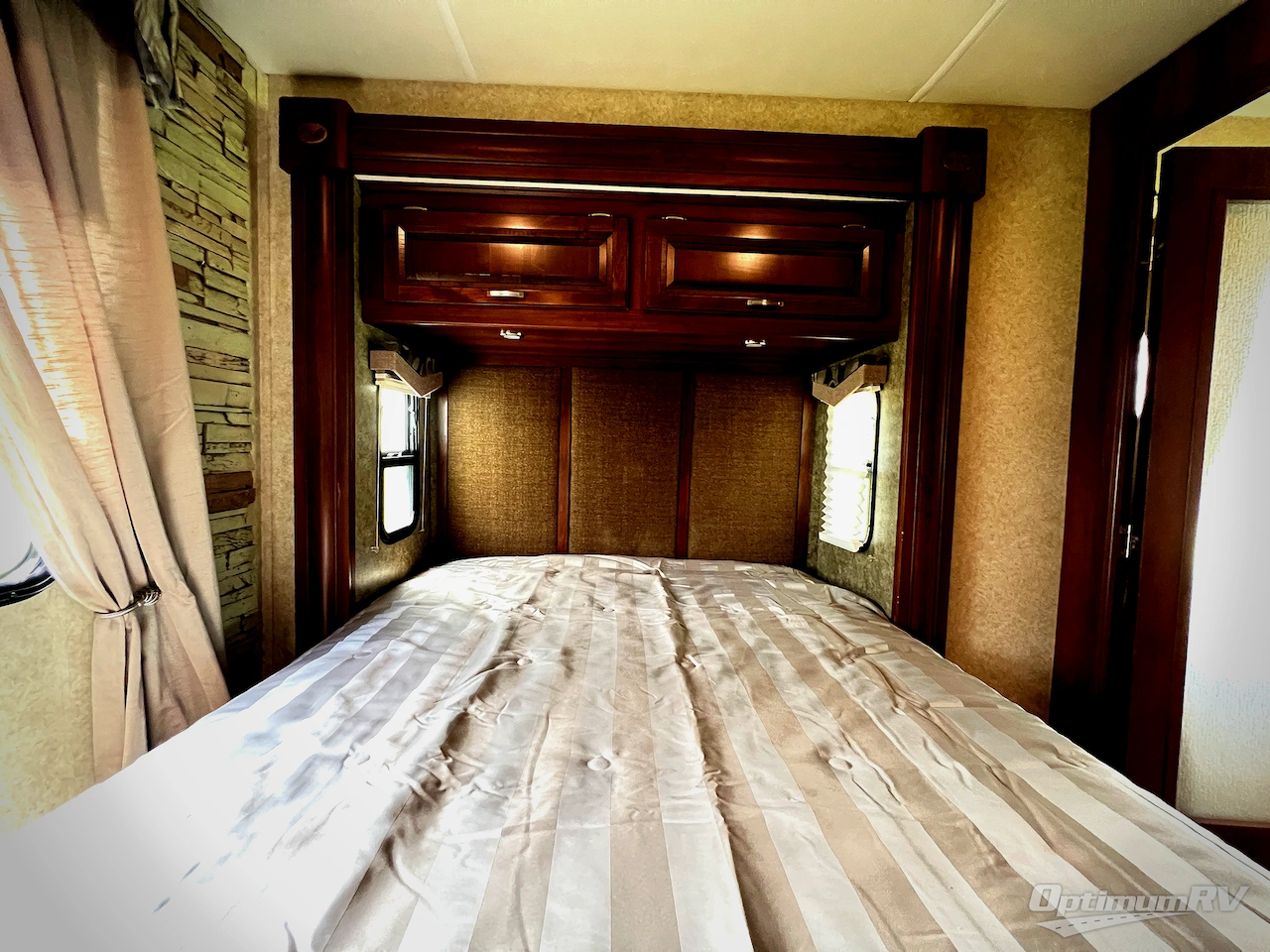 2014 Forest River Georgetown XL 377TSF Photo 24