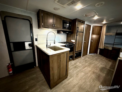 2021 East To West Silverlake 27K2D RV Photo 4