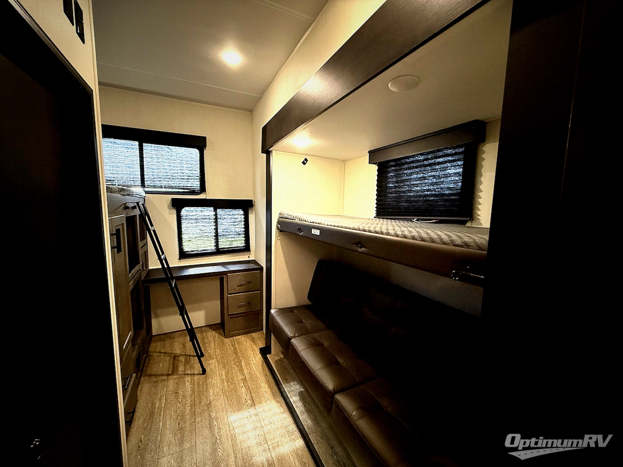 2025 Forest River Cherokee Arctic Wolf Suite 3850SUITE Photo 13