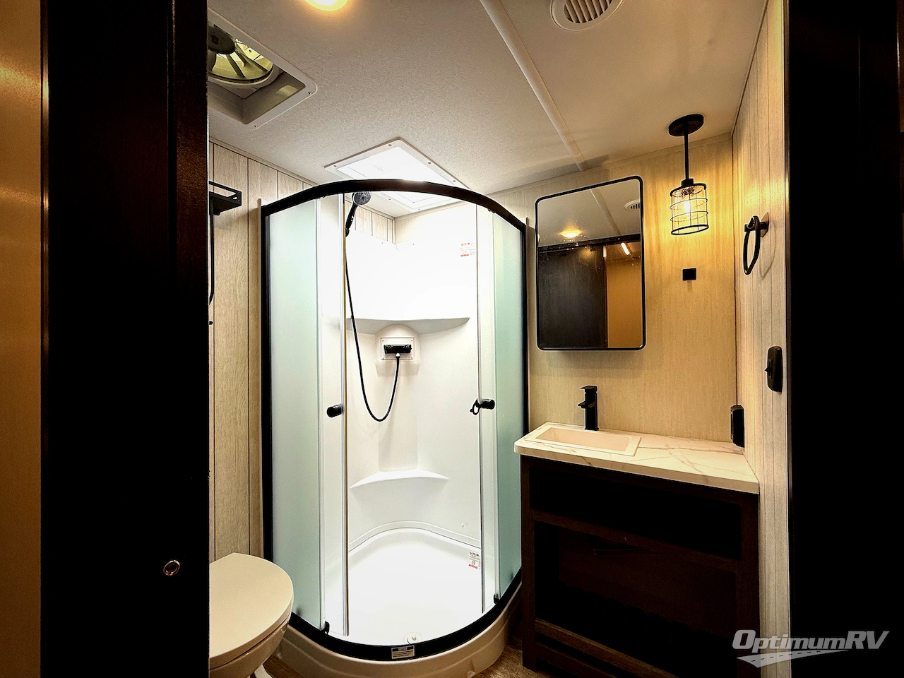 2025 Forest River Cherokee Arctic Wolf Suite 3850SUITE Photo 17