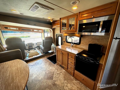 2016 Thor Windsport 34F RV Photo 2