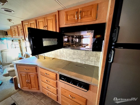 2004 Coachmen Sportscoach Cross Country 34F RV Photo 4