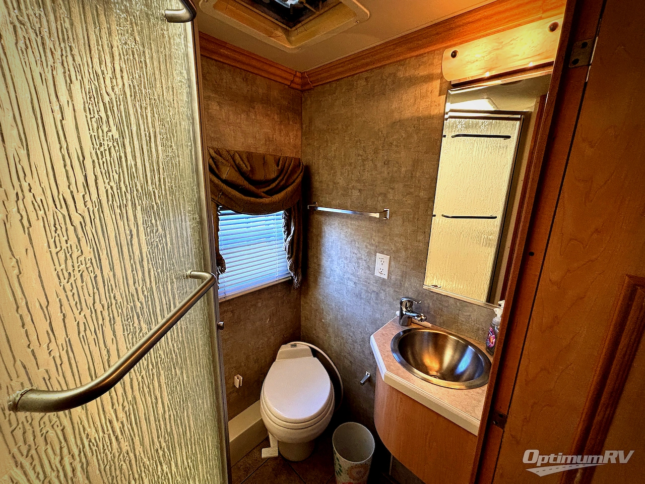 2004 Coachmen Sportscoach Cross Country 34F Photo 13