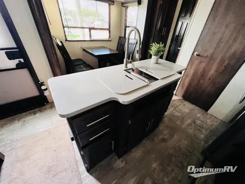 2019 CrossRoads Volante 3851FL RV Photo 3