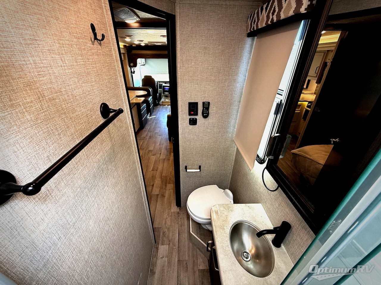 2022 Entegra Vision 27A Photo 16