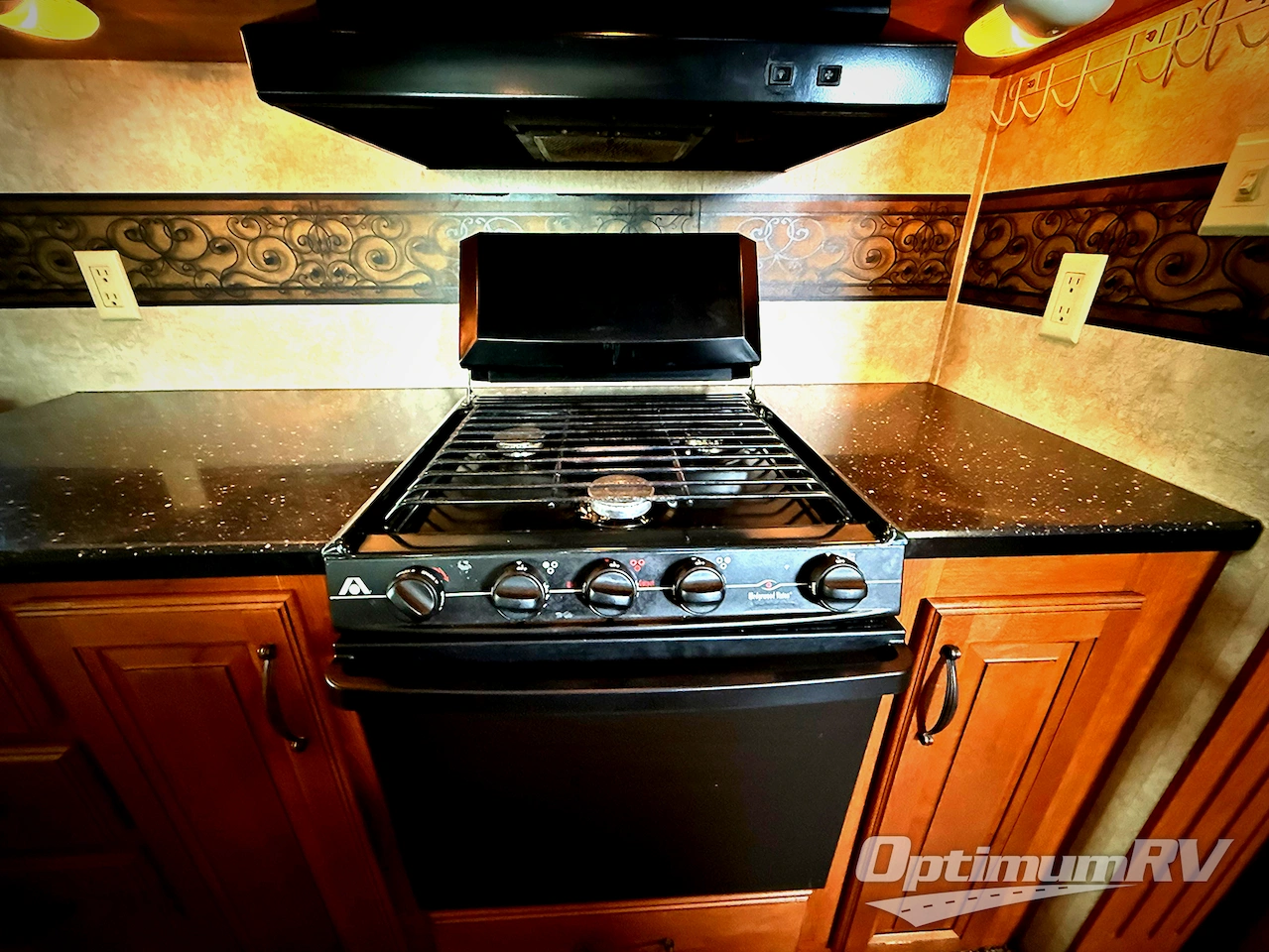 2013 Keystone Montana High Country 318RE Photo 36