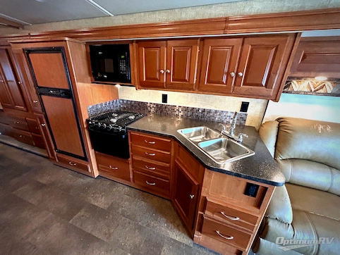 2017 Winnebago Sunstar 29VE RV Photo 2
