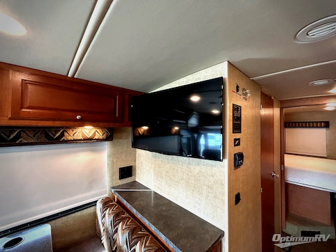 2017 Winnebago Sunstar 29VE RV Photo 3