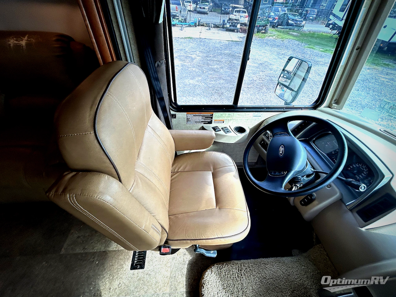 2017 Winnebago Sunstar 29VE Photo 7