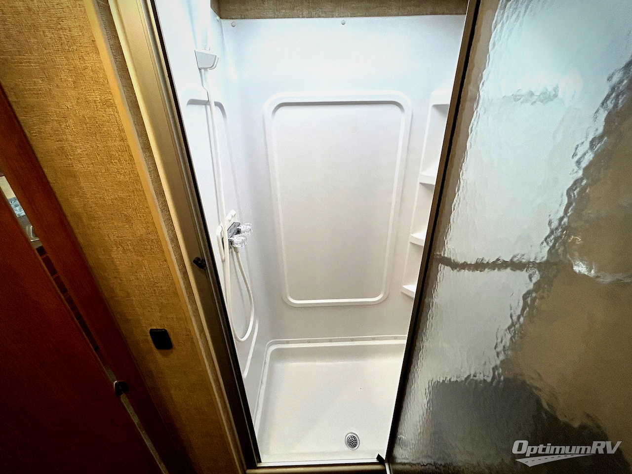 2017 Winnebago Sunstar 29VE Photo 15