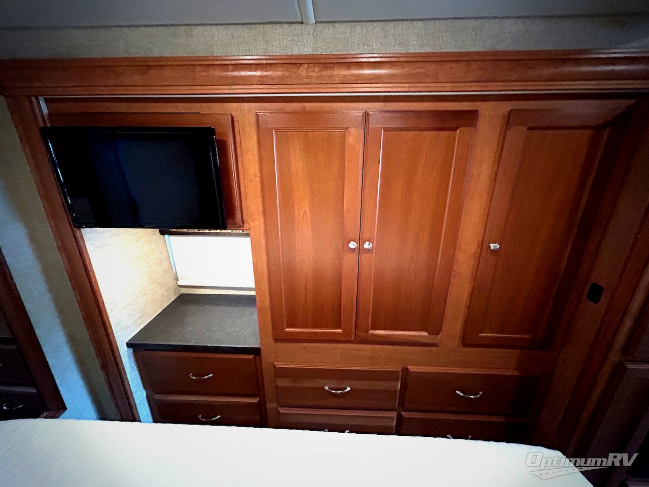 2017 Winnebago Sunstar 29VE Photo 18