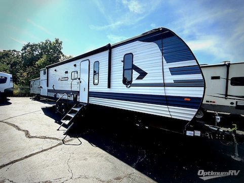 Used 2022 CrossRoads Zinger ZR340BH Featured Photo