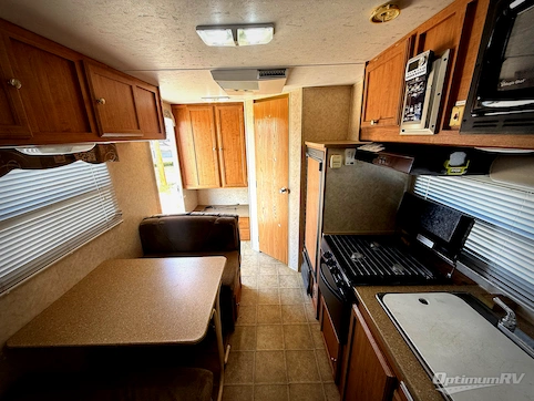 2007 Forest River Rockwood 1809 RV Photo 3