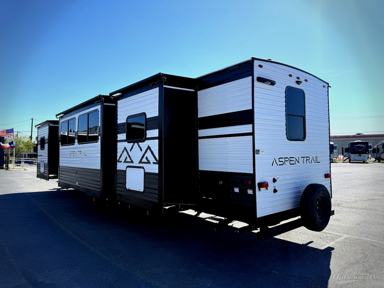 2026 Dutchmen Aspen Trail 38DS Photo 3