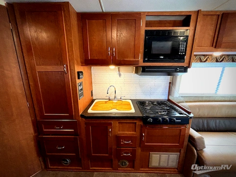 2017 Winnebago Spirit 25B RV Photo 2