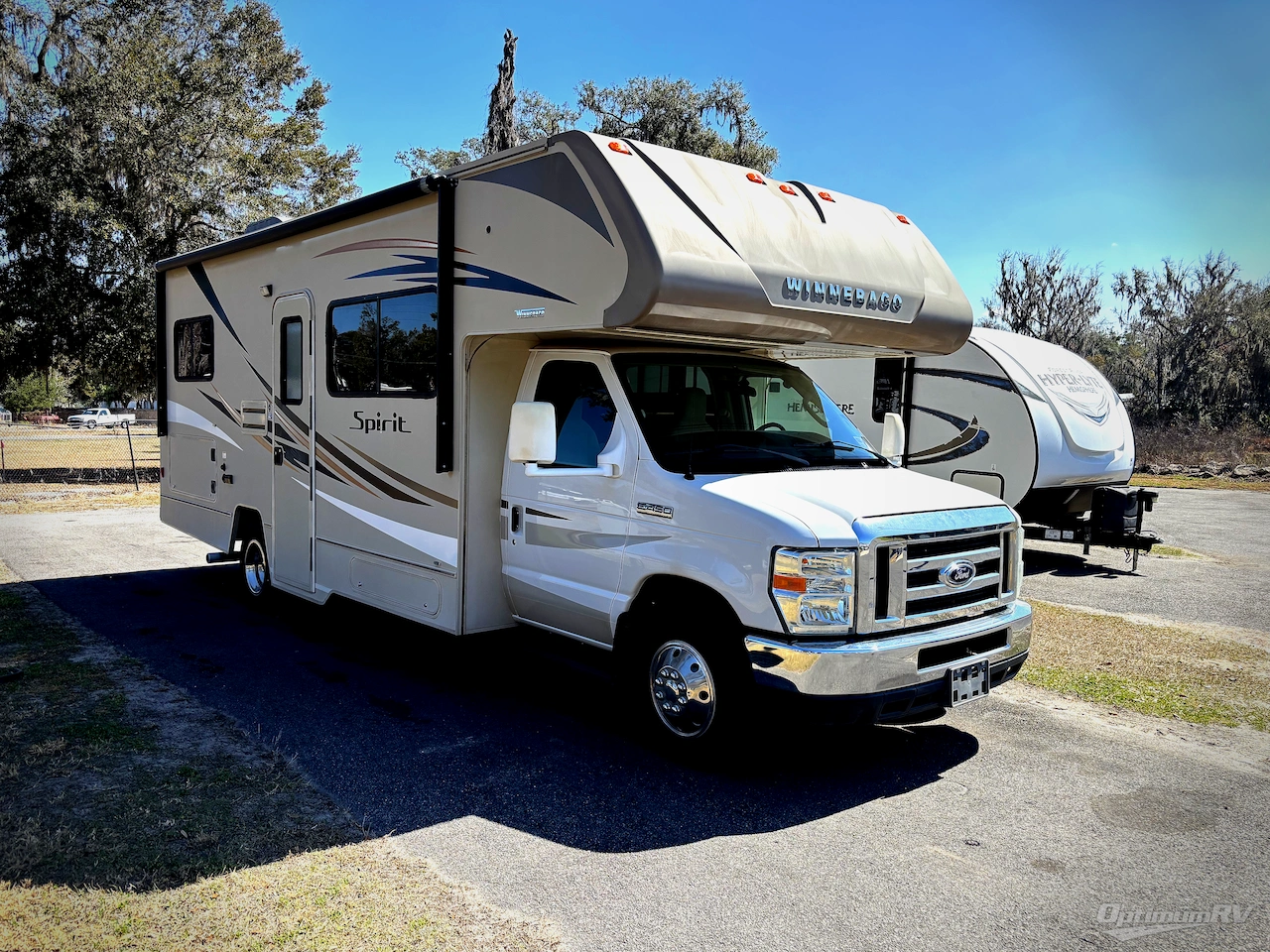 2017 Winnebago Spirit 25B Photo 1