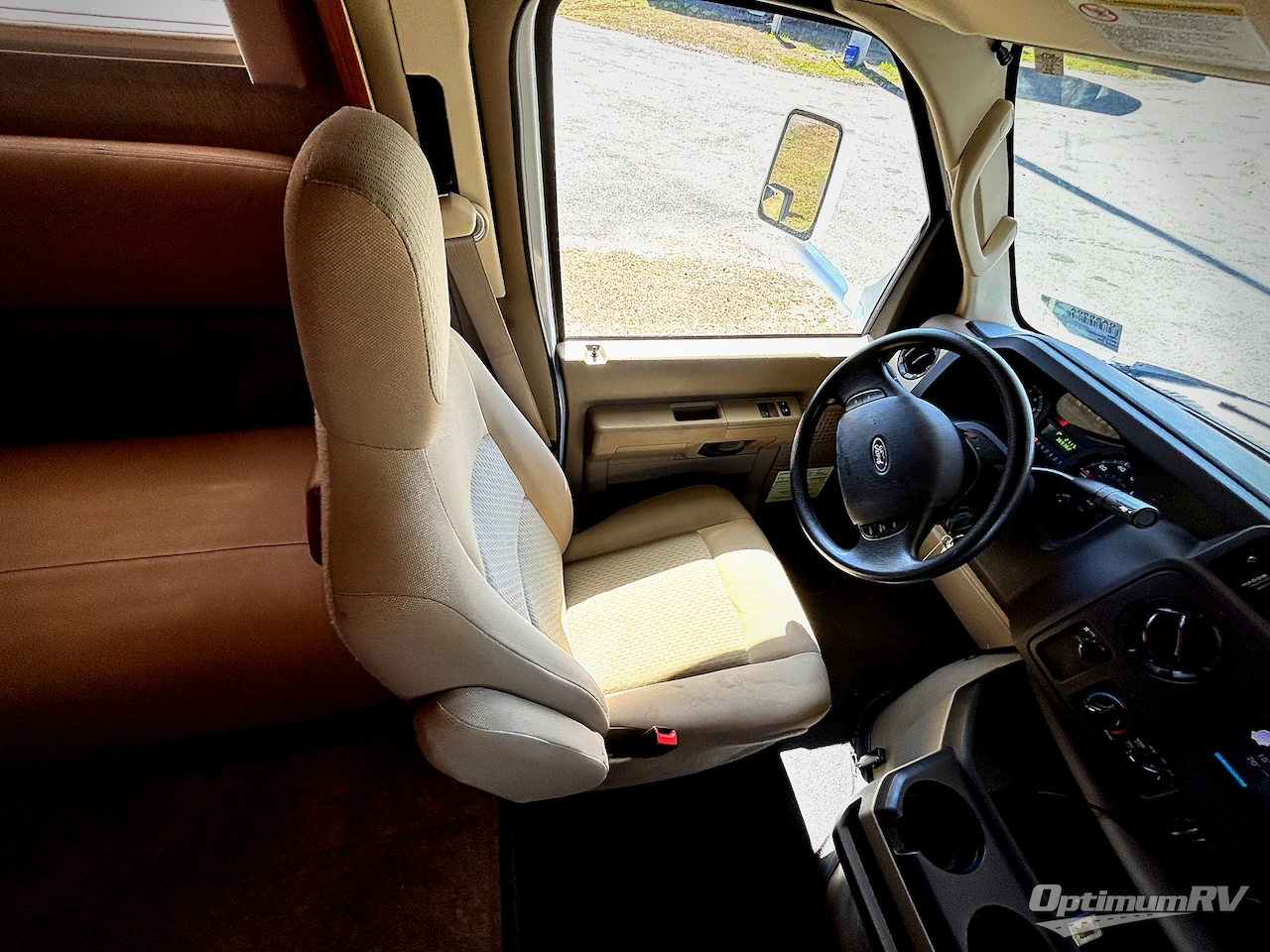 2017 Winnebago Spirit 25B Photo 7