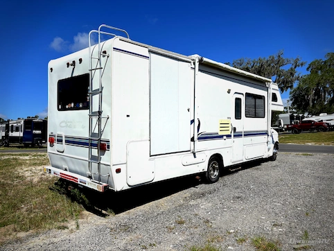 1997 Four Winds Chateau 28A RV Photo 2