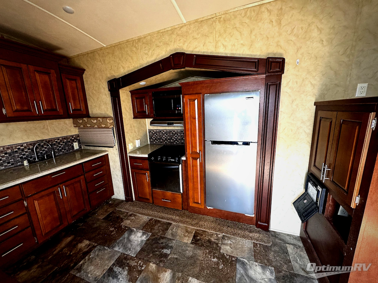 2013 Forest River Cedar Creek Silverback 35FL Photo 5