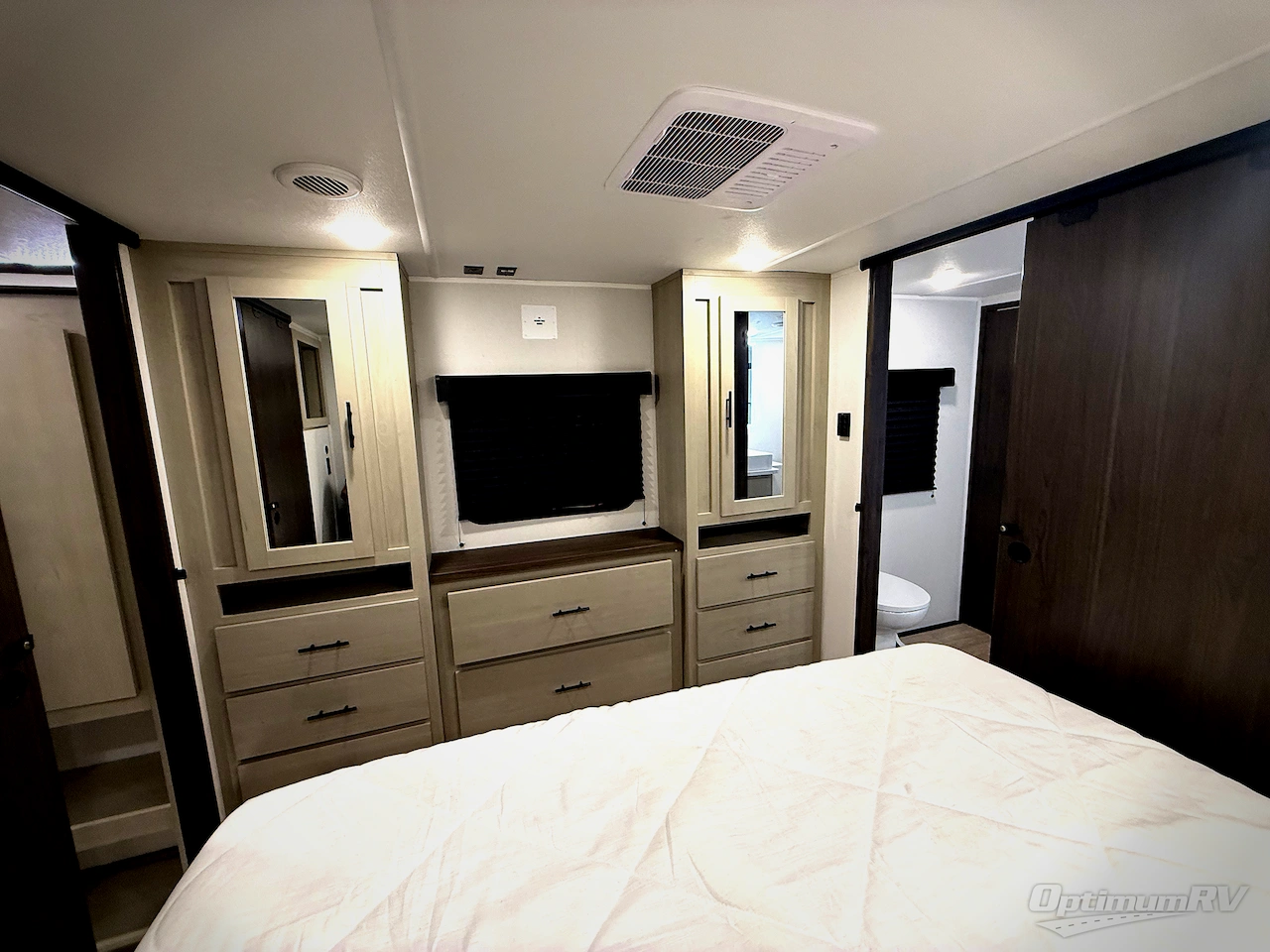 2027 Forest River Cherokee Arctic Wolf 3950SUITE Photo 21