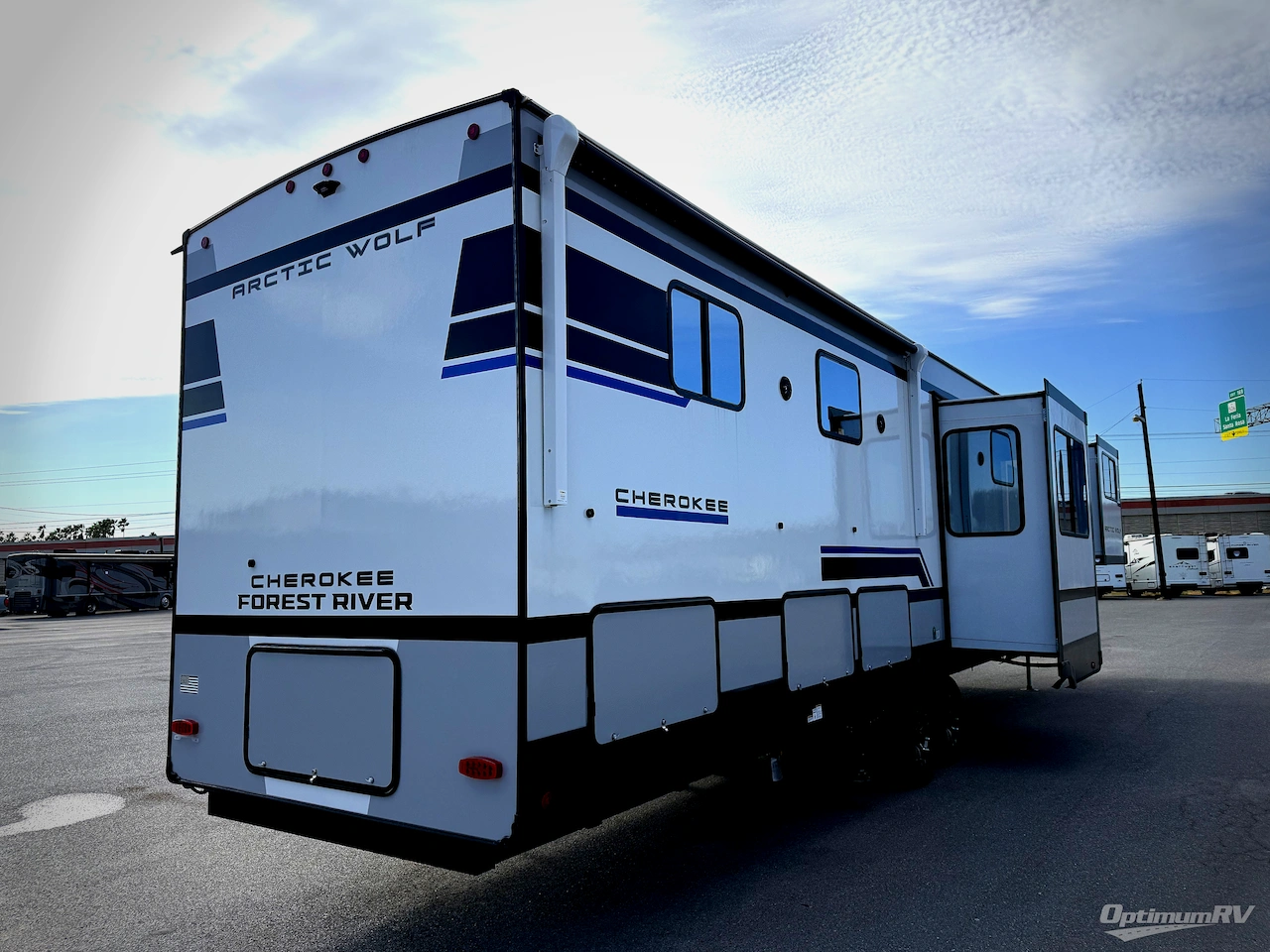 2027 Forest River Cherokee Arctic Wolf 3950SUITE Photo 2