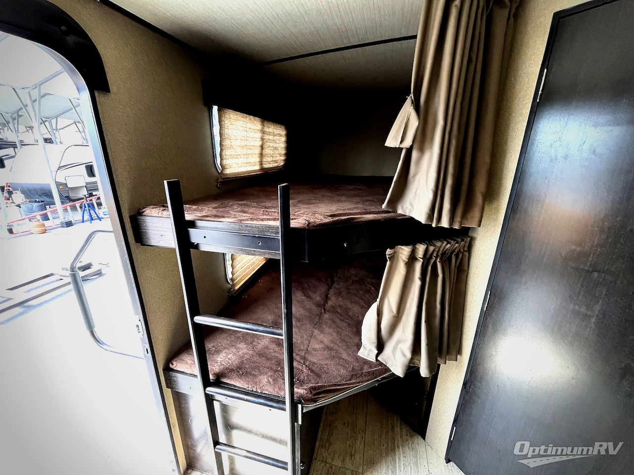 2018 Grand Design Imagine 2800BH Photo 9