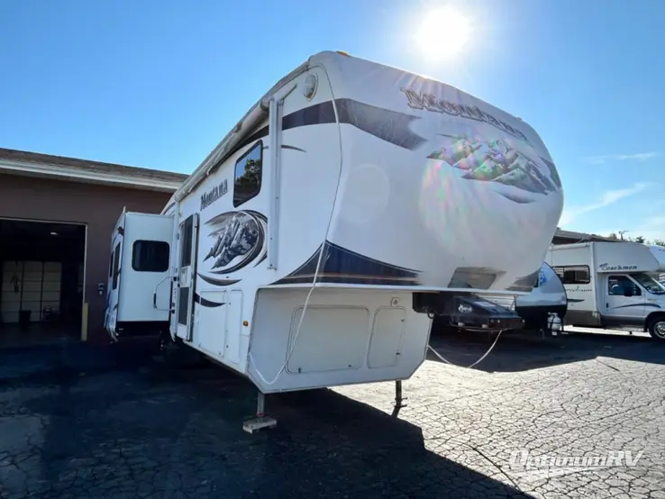2010 Keystone Montana 3665 RE RV Photo 1