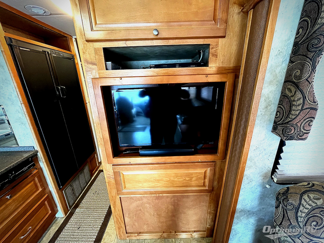 2008 Gulf Stream Crescendo 8356 Photo 13
