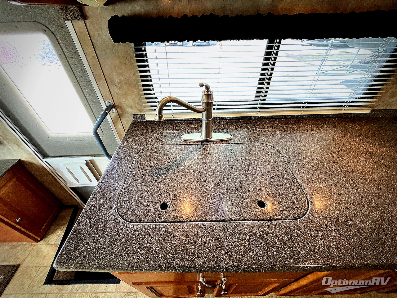 2008 Gulf Stream Crescendo 8356 Photo 16