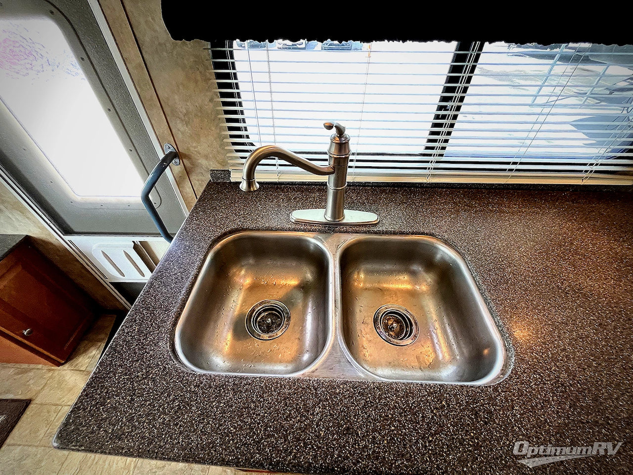2008 Gulf Stream Crescendo 8356 Photo 17