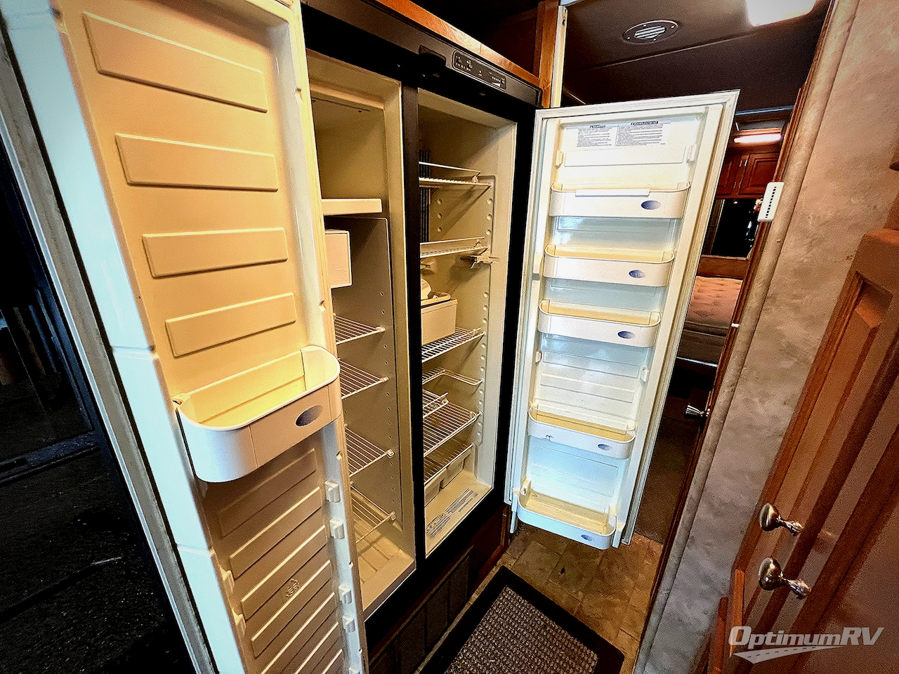 2008 Gulf Stream Crescendo 8356 Photo 22