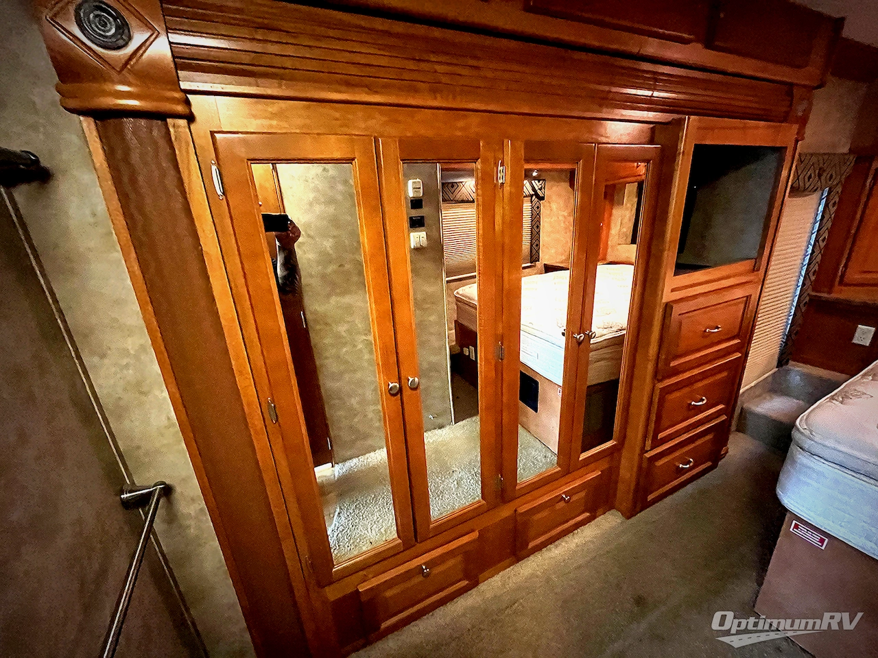 2008 Gulf Stream Crescendo 8356 Photo 28
