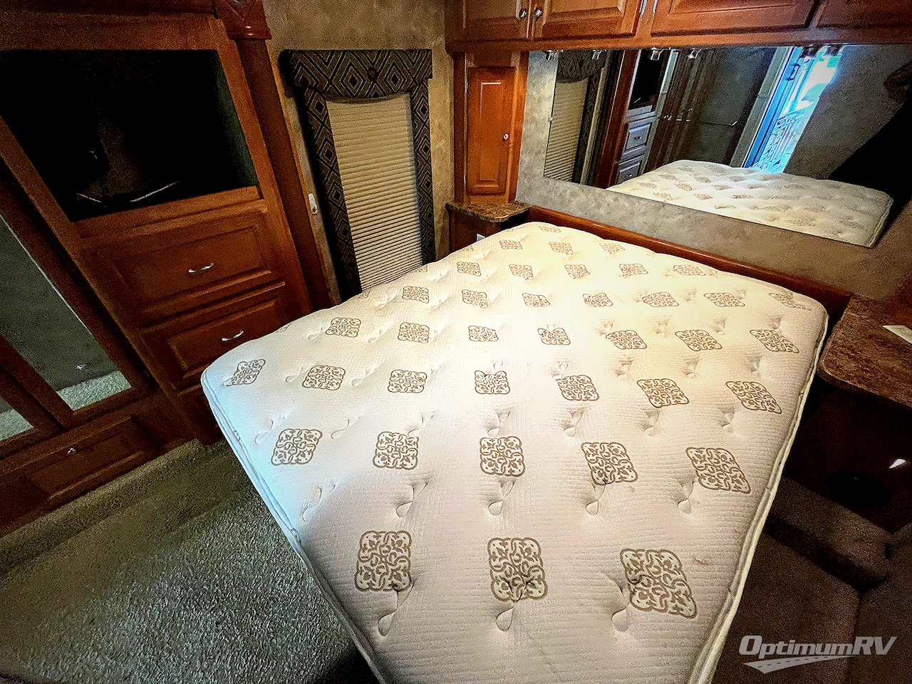 2008 Gulf Stream Crescendo 8356 Photo 30