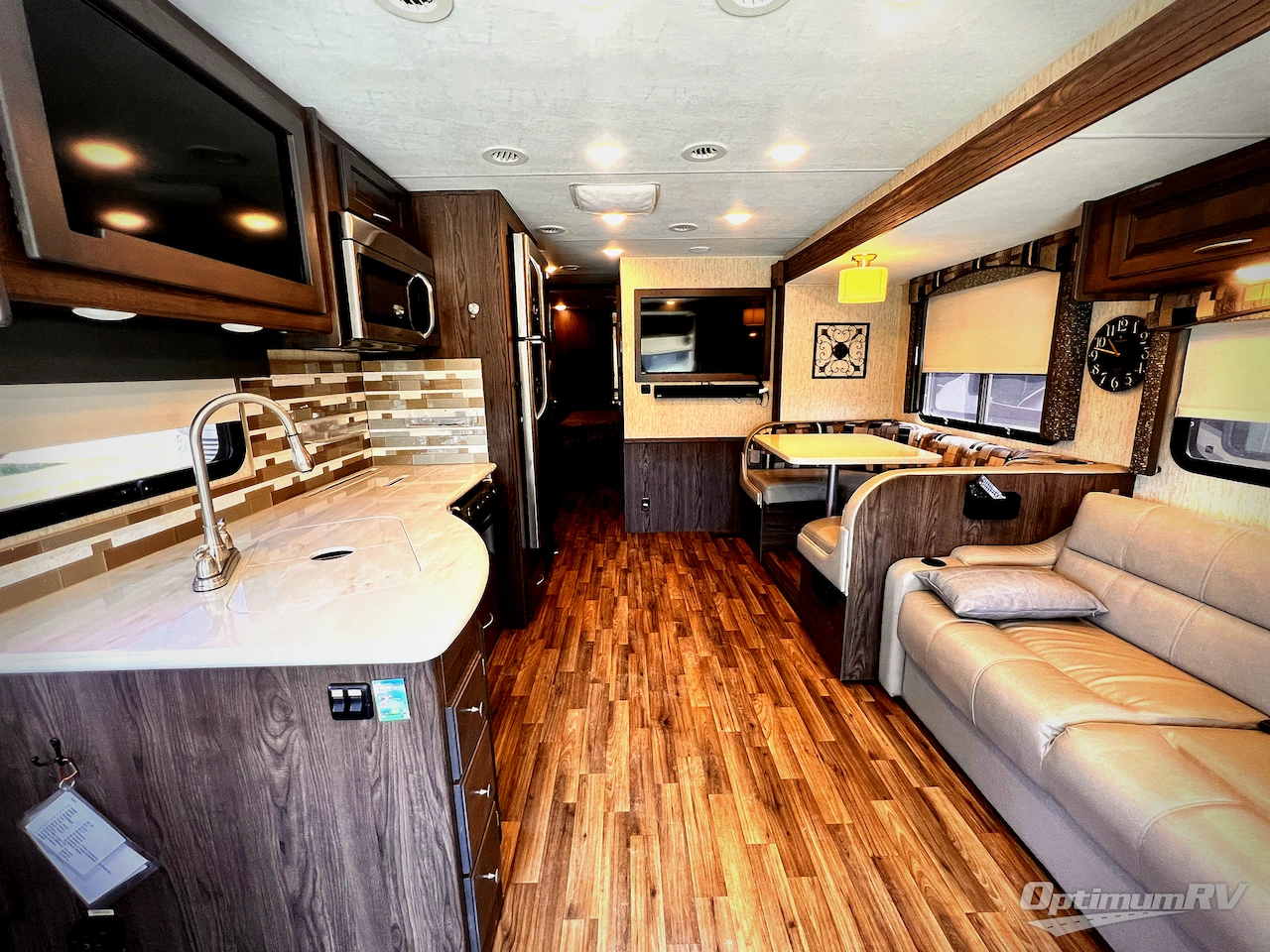 2018 Coachmen Mirada 35BH Photo 4