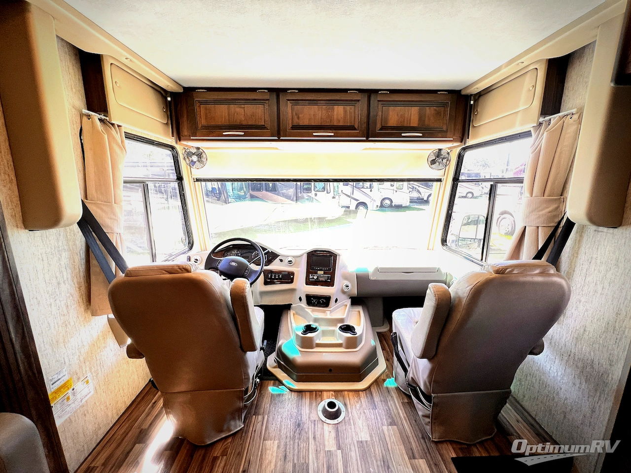 2018 Coachmen Mirada 35BH Photo 6