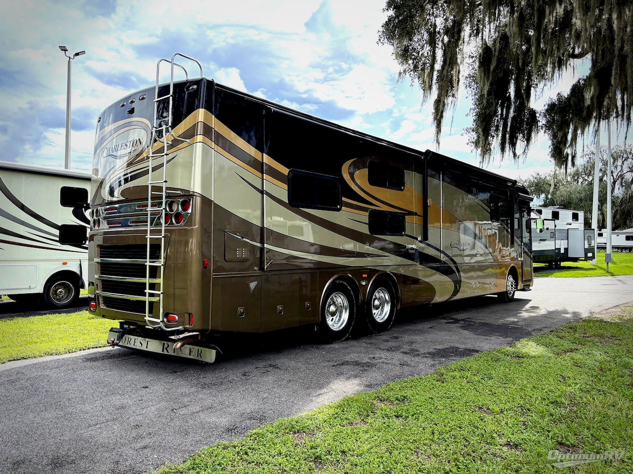 2014 Forest River Charleston 430BH Photo 2