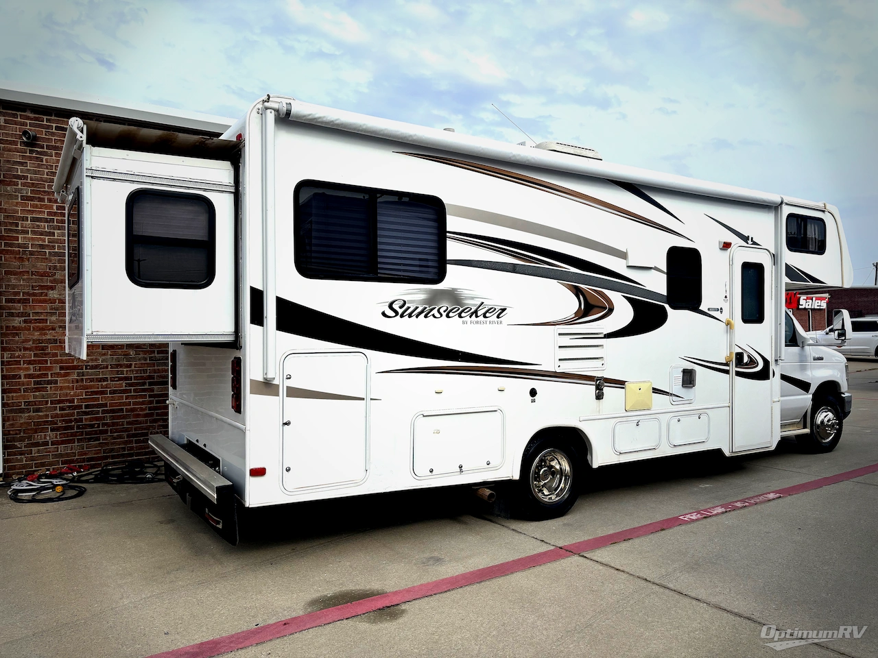 2013 Forest River Sunseeker 2500TS Chevy Photo 2