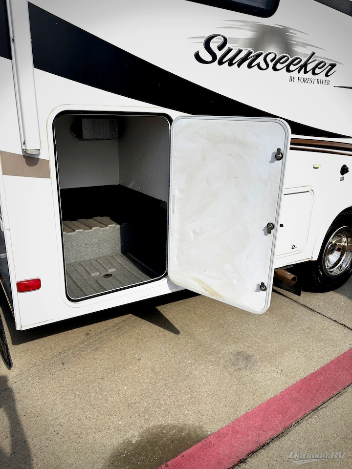 2013 Forest River Sunseeker 2500TS Chevy Photo 4
