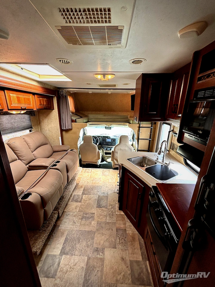 2013 Forest River Sunseeker 2500TS Chevy Photo 8