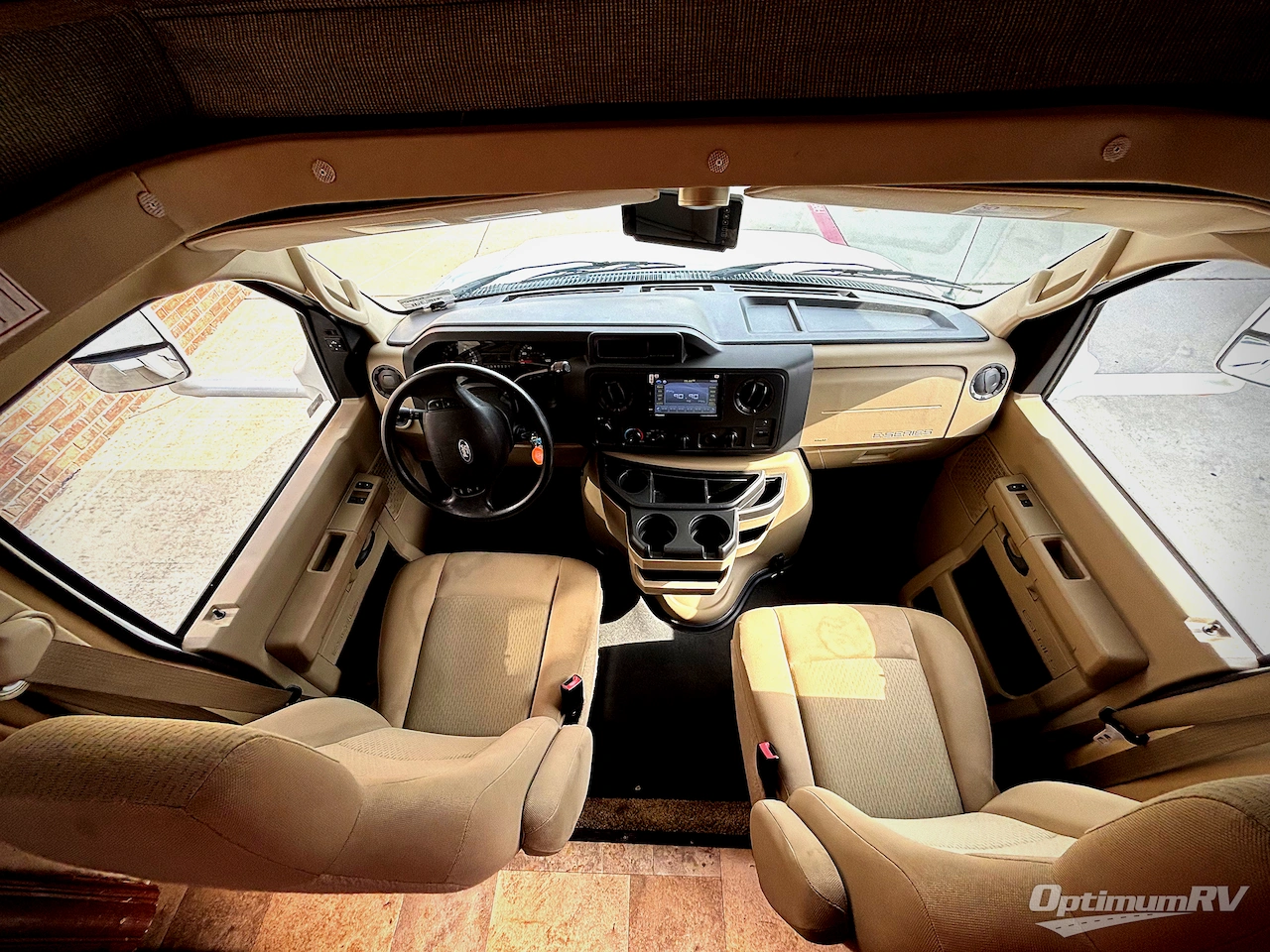 2013 Forest River Sunseeker 2500TS Chevy Photo 9