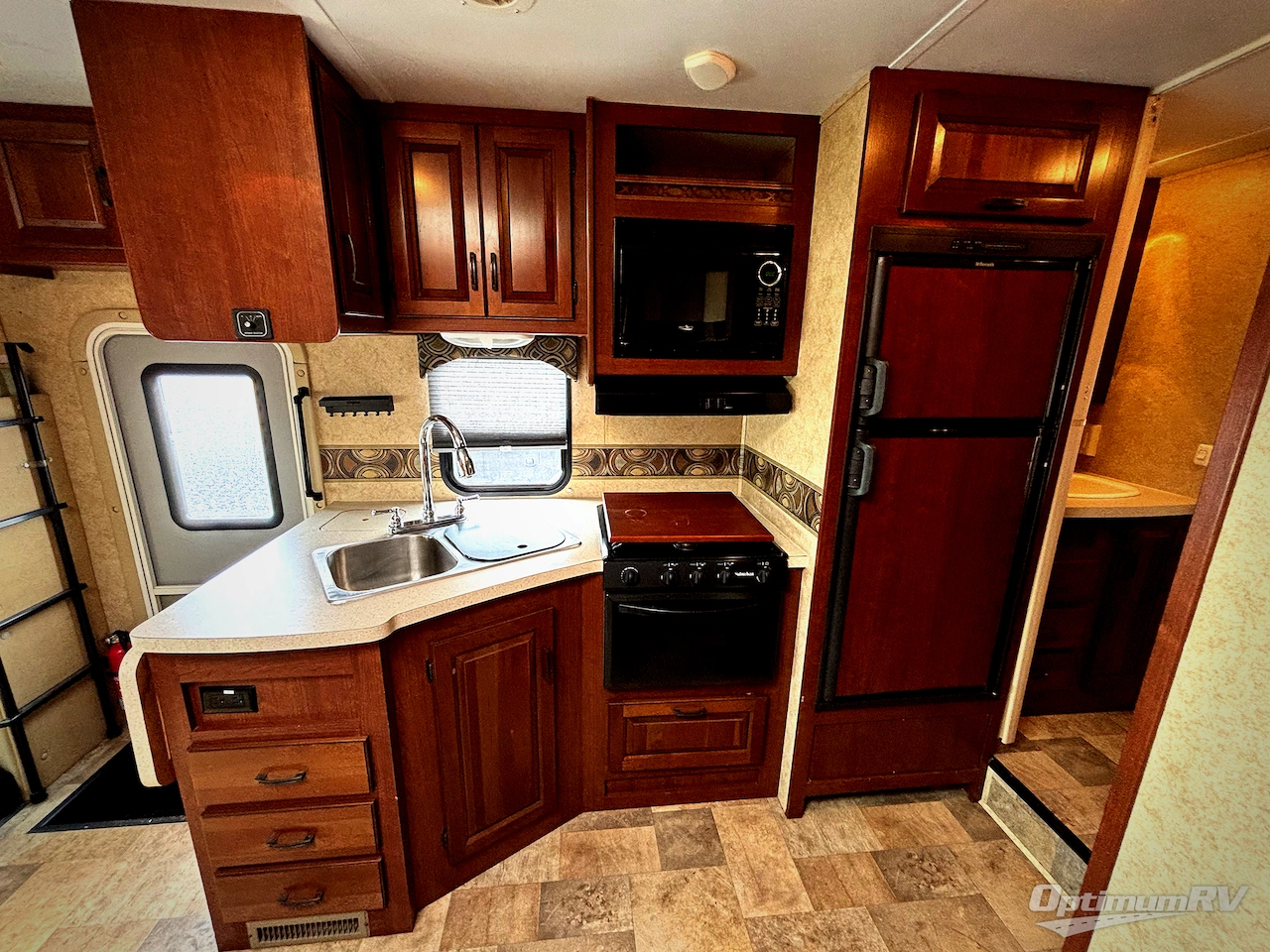2013 Forest River Sunseeker 2500TS Chevy Photo 12