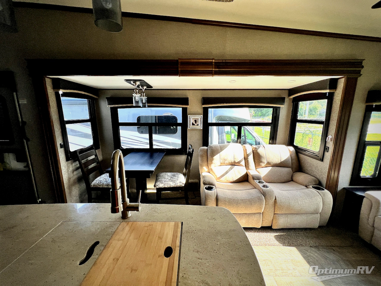 2019 Jayco Eagle 321RSTS Photo 10