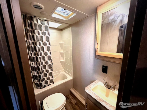 2021 Coachmen Catalina Legacy 263BHSCK RV Photo 4