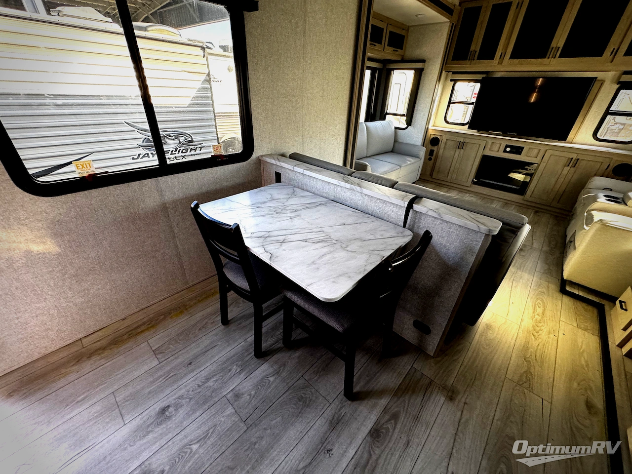 2024 East To West Alta 3250KXT Photo 4