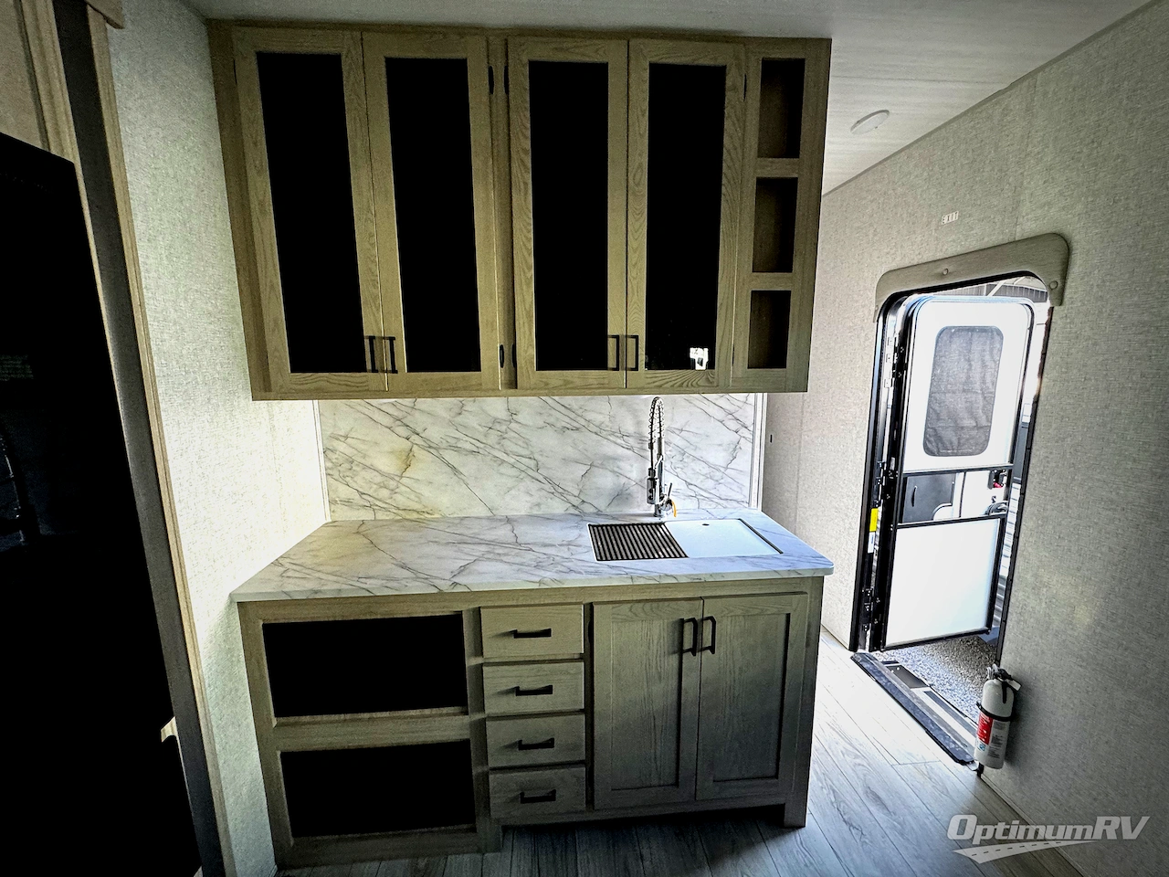 2024 East To West Alta 3250KXT Photo 6