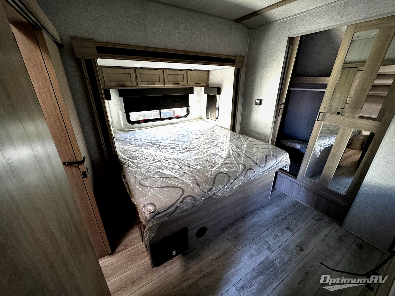 2024 East To West Alta 3250KXT Photo 10