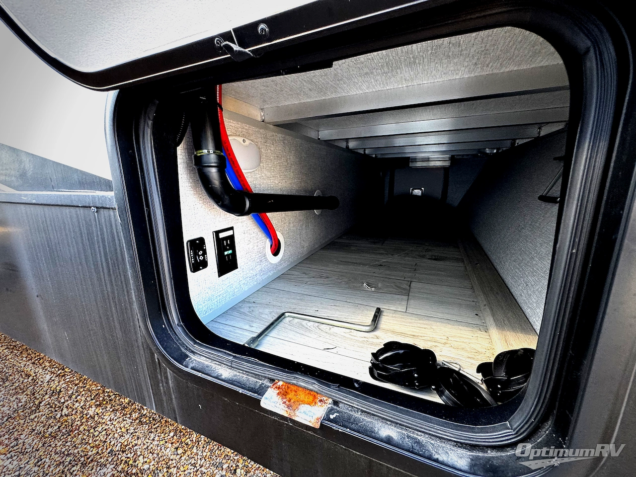 2024 East To West Alta 3250KXT Photo 2